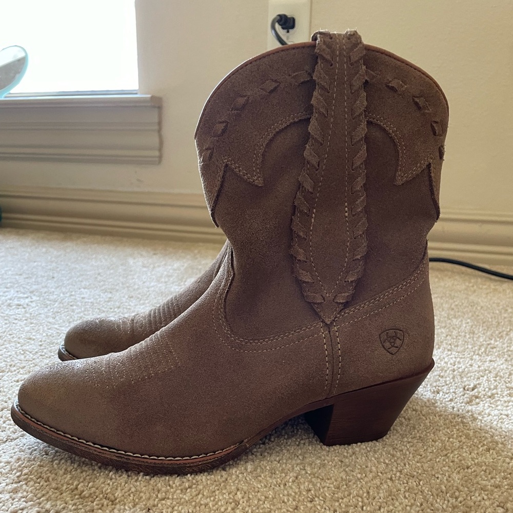 NWOT Women’s Ariat Round Up Rianda Western Boots Size 7.5